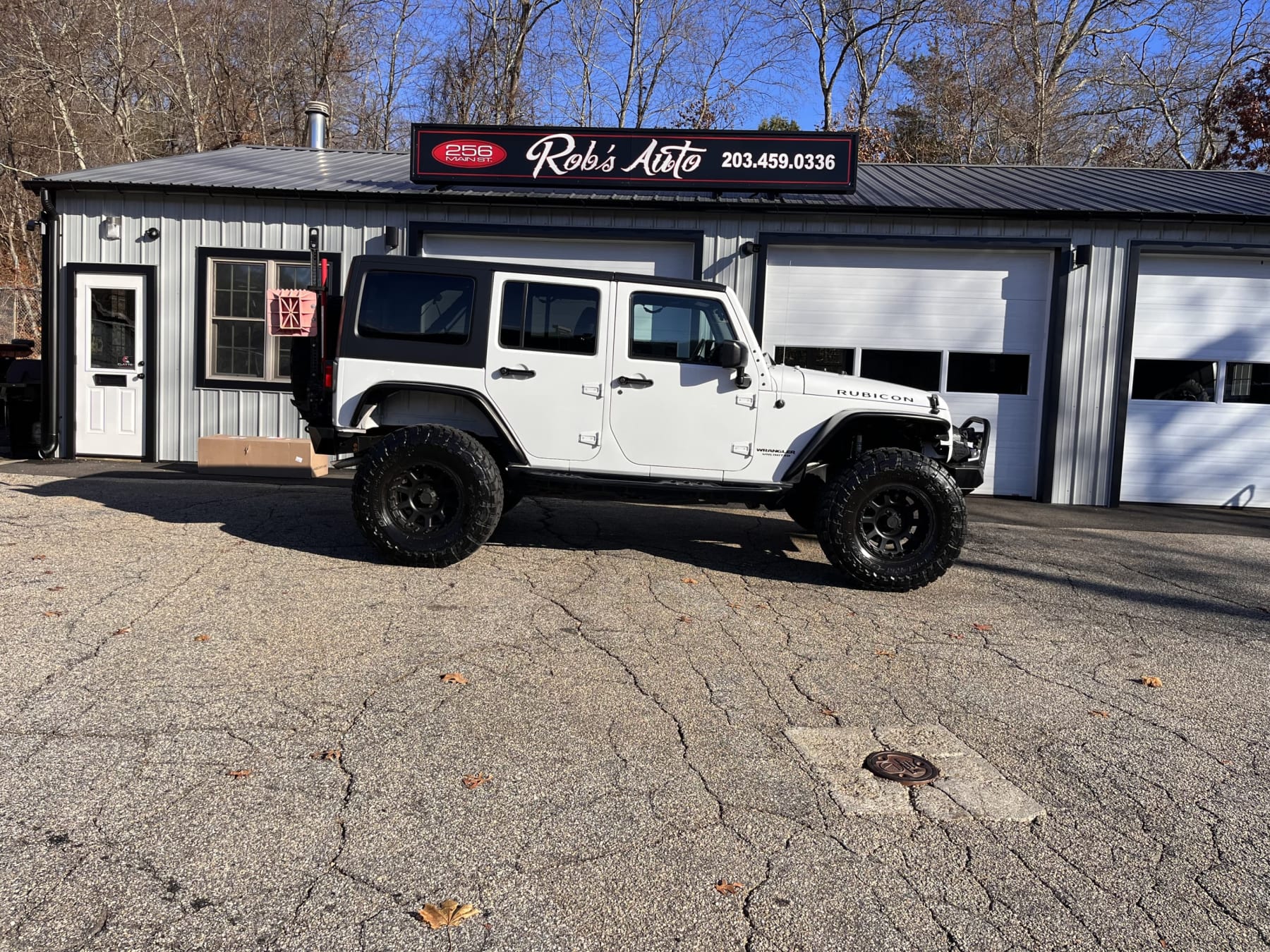 New Arrival!! 2017 Jeep Wrangler Unlimited Rubicon!! One Owner! Clean Carfax!! ONLY 18k MILES!! Heated Leather Seats, Remote Start, Alpine Premium 9-Speakers with All Weather Subwoofer!! Thousands of dollars in upgrades!! Won’t last at only $35,900!