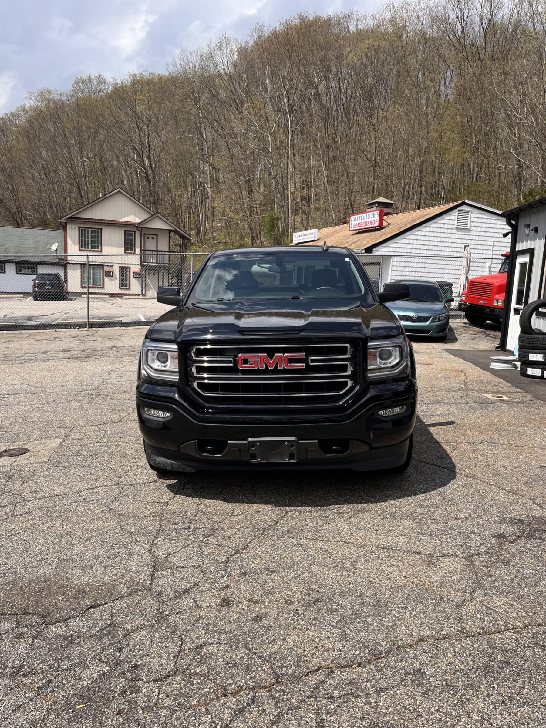 NEW ARRIVAL!! 2017 GMC Sierra 1500 DBL cab Elevation package!! Clean carfax! 4x4!! Only 86,700 miles! Runs and drives great!! Priced well below retail value!! Won’t last at only $20,900