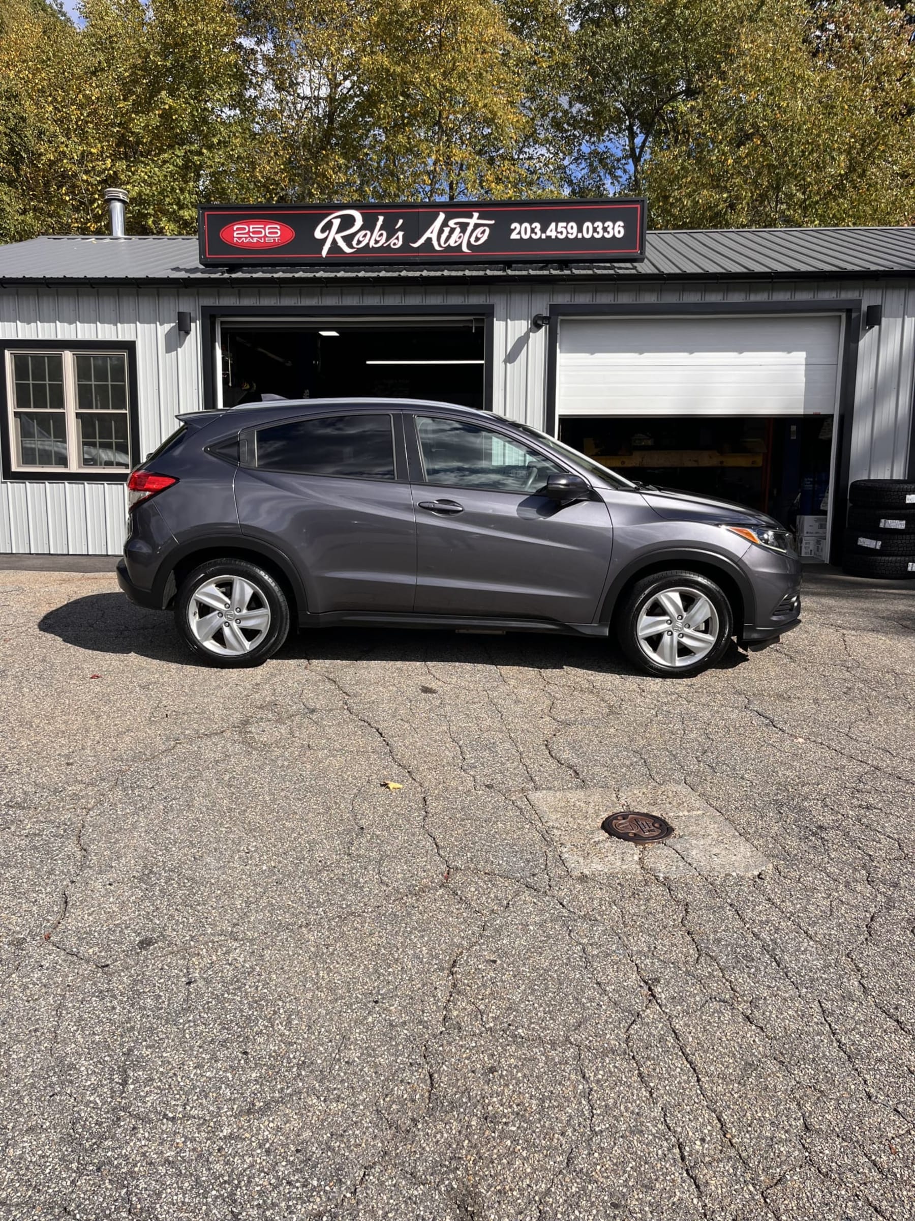 NEW ARRIVAL!! 2019 HONDA HR-V EX!! One owner car clean carfax!! ONLY 40 k miles!! Moonroof, heated seats, lane departure warning, Honda sensing, Bluetooth and much more!! AWD!! Great on gas!! Won’t last at $19,900!
