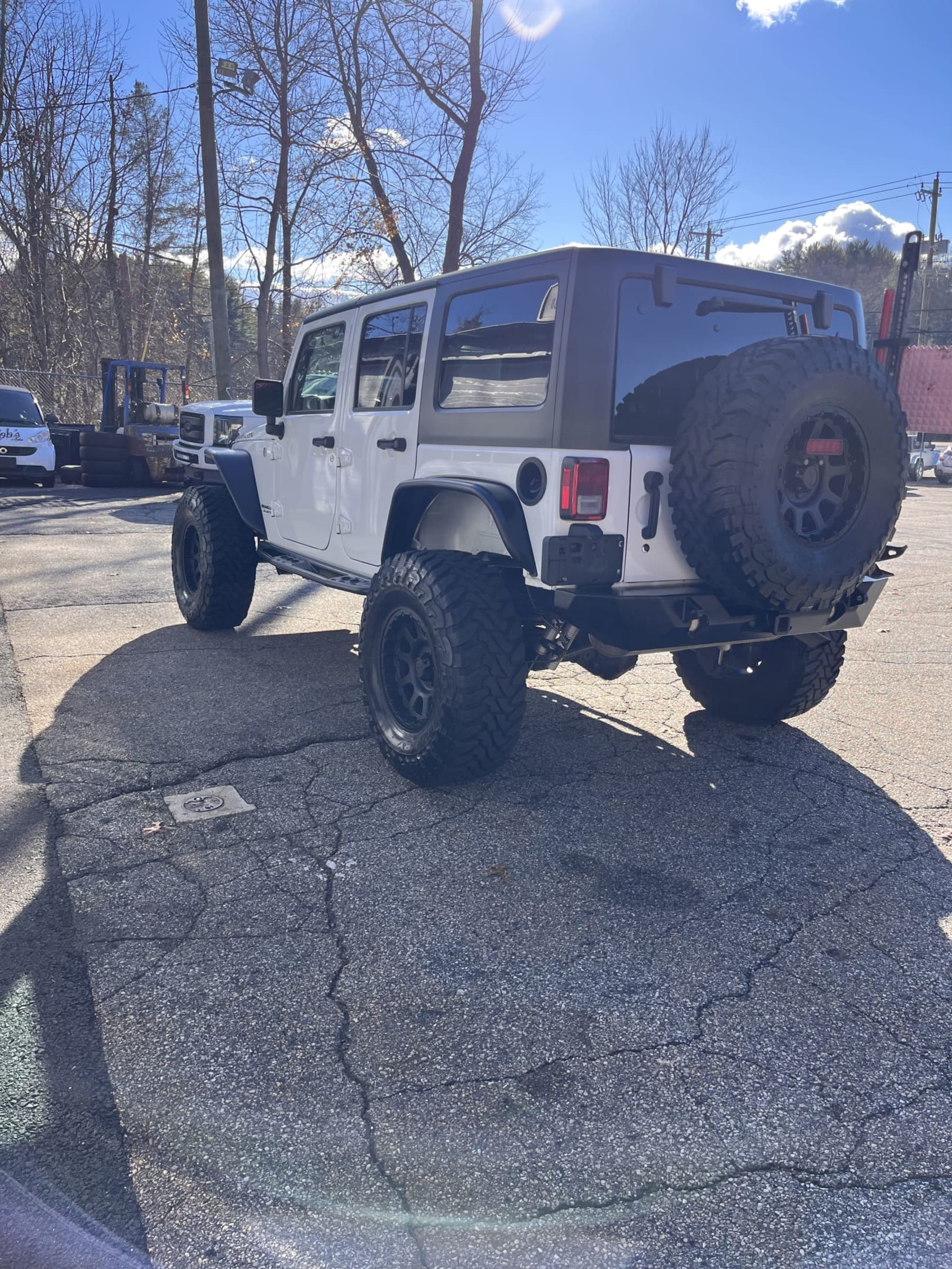 New Arrival!! 2017 Jeep Wrangler Unlimited Rubicon!! One Owner! Clean Carfax!! ONLY 18k MILES!! Heated Leather Seats, Remote Start, Alpine Premium 9-Speakers with All Weather Subwoofer!! Thousands of dollars in upgrades!! Won’t last at only $35,900!