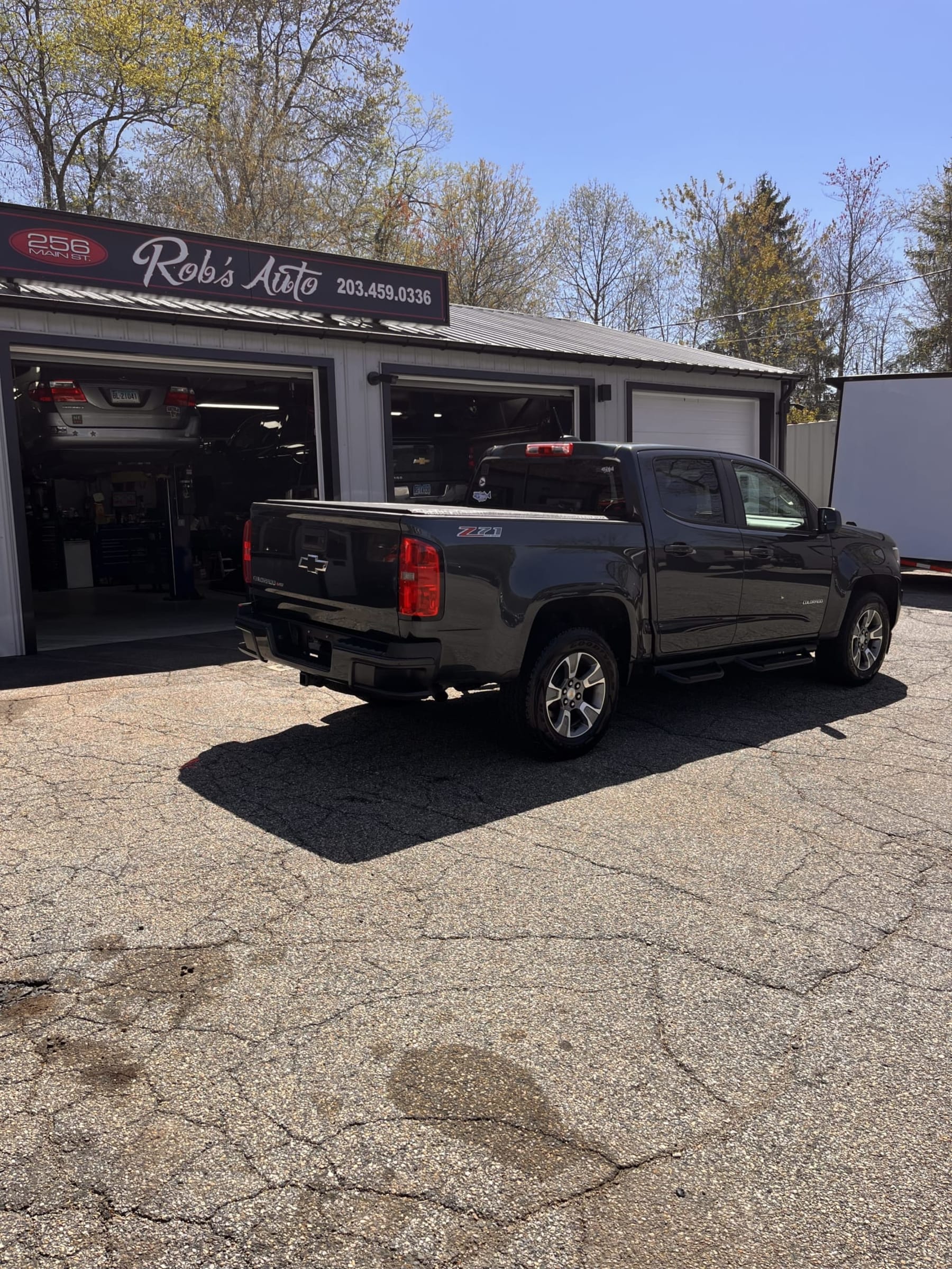 NEW ARRIVAL!! 2018 CHEVROLET COLORADO Z71 package!! 4x4! Loaded with heated leather seats, Bose, remote start, backup camera and much more!! ONLY 58k miles!! Priced below retail at $25,900!! Won’t last!!!