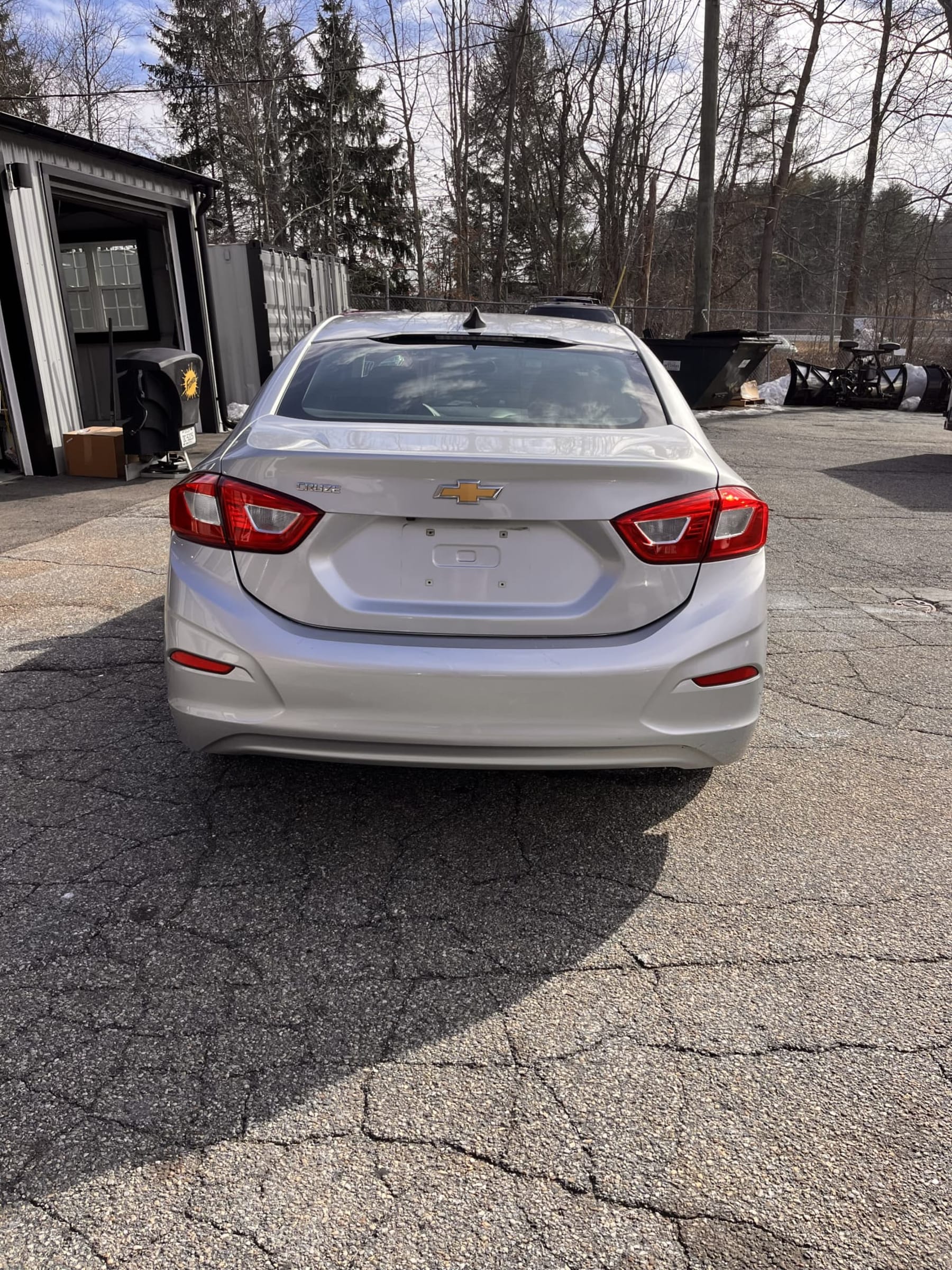 NEW ARRIVAL!! 2018 Chevrolet Cruze LS!! One owner car! Clean carfax! Only 78k miles! Runs and drives like new! Backup Camera, Bluetooth and more! Perfect first car or commuter!! Won’t last at $9,900!!!