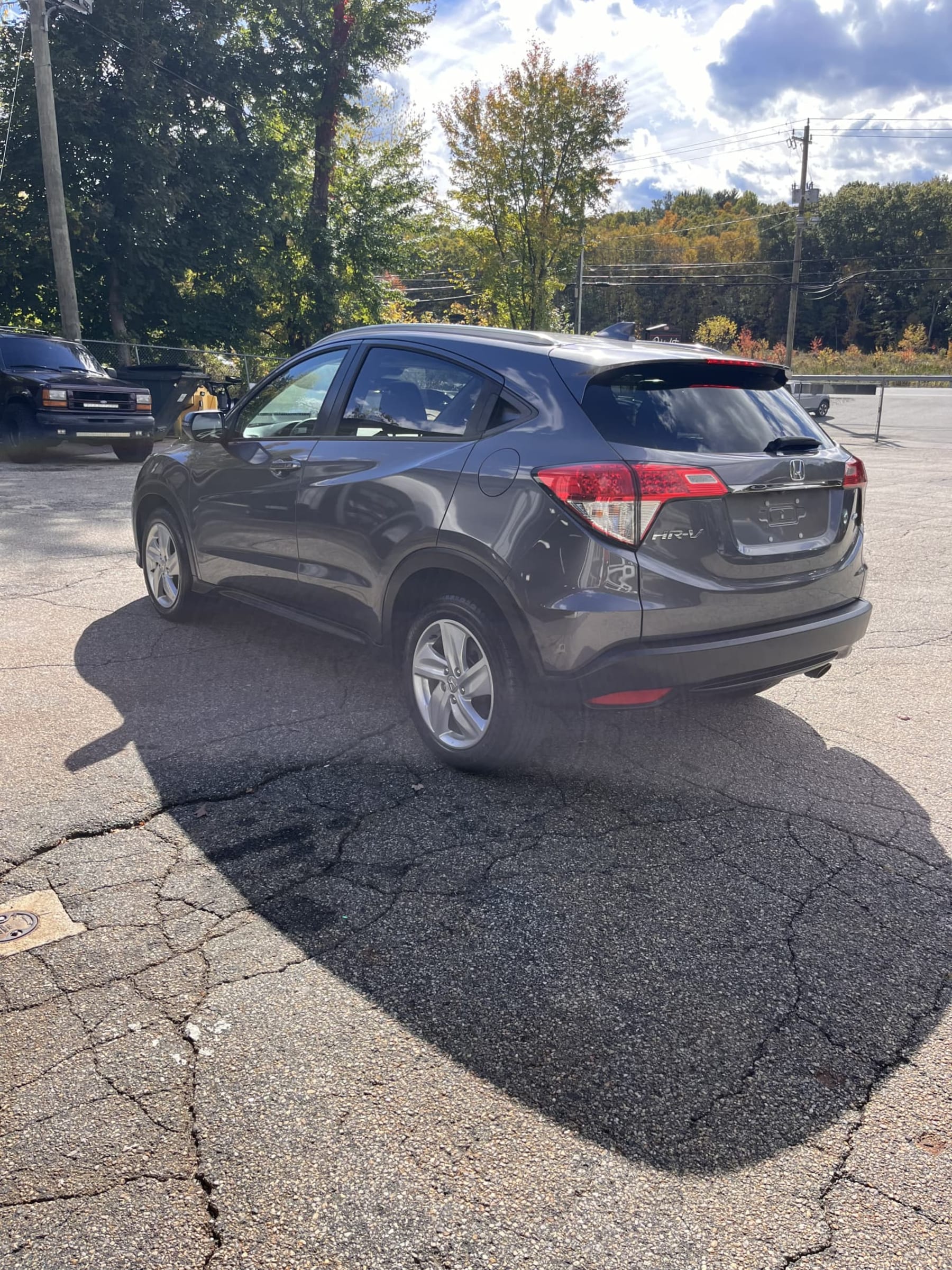 NEW ARRIVAL!! 2019 HONDA HR-V EX!! One owner car clean carfax!! ONLY 40 k miles!! Moonroof, heated seats, lane departure warning, Honda sensing, Bluetooth and much more!! AWD!! Great on gas!! Won’t last at $19,900!