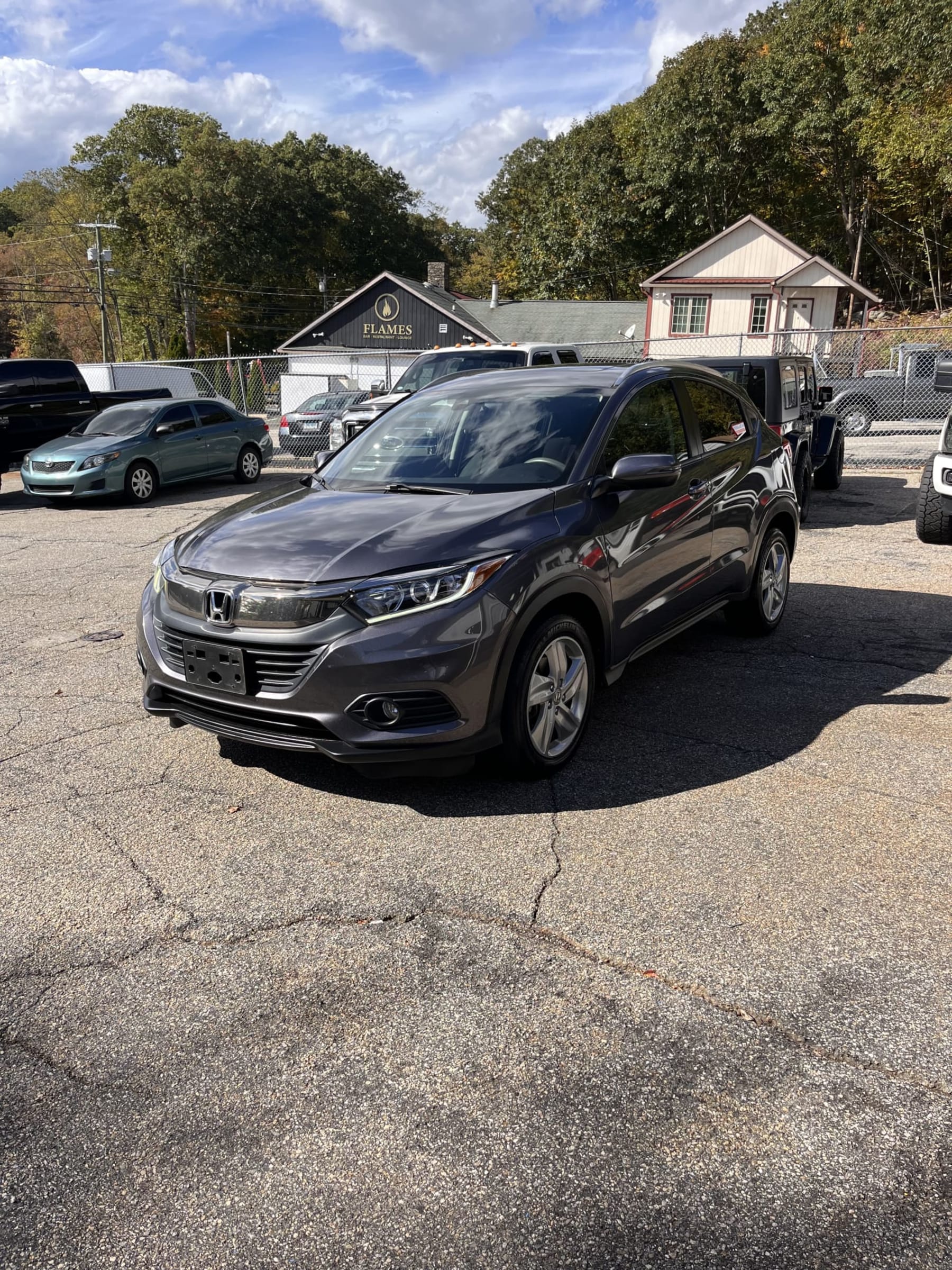 NEW ARRIVAL!! 2019 HONDA HR-V EX!! One owner car clean carfax!! ONLY 40 k miles!! Moonroof, heated seats, lane departure warning, Honda sensing, Bluetooth and much more!! AWD!! Great on gas!! Won’t last at $19,900!