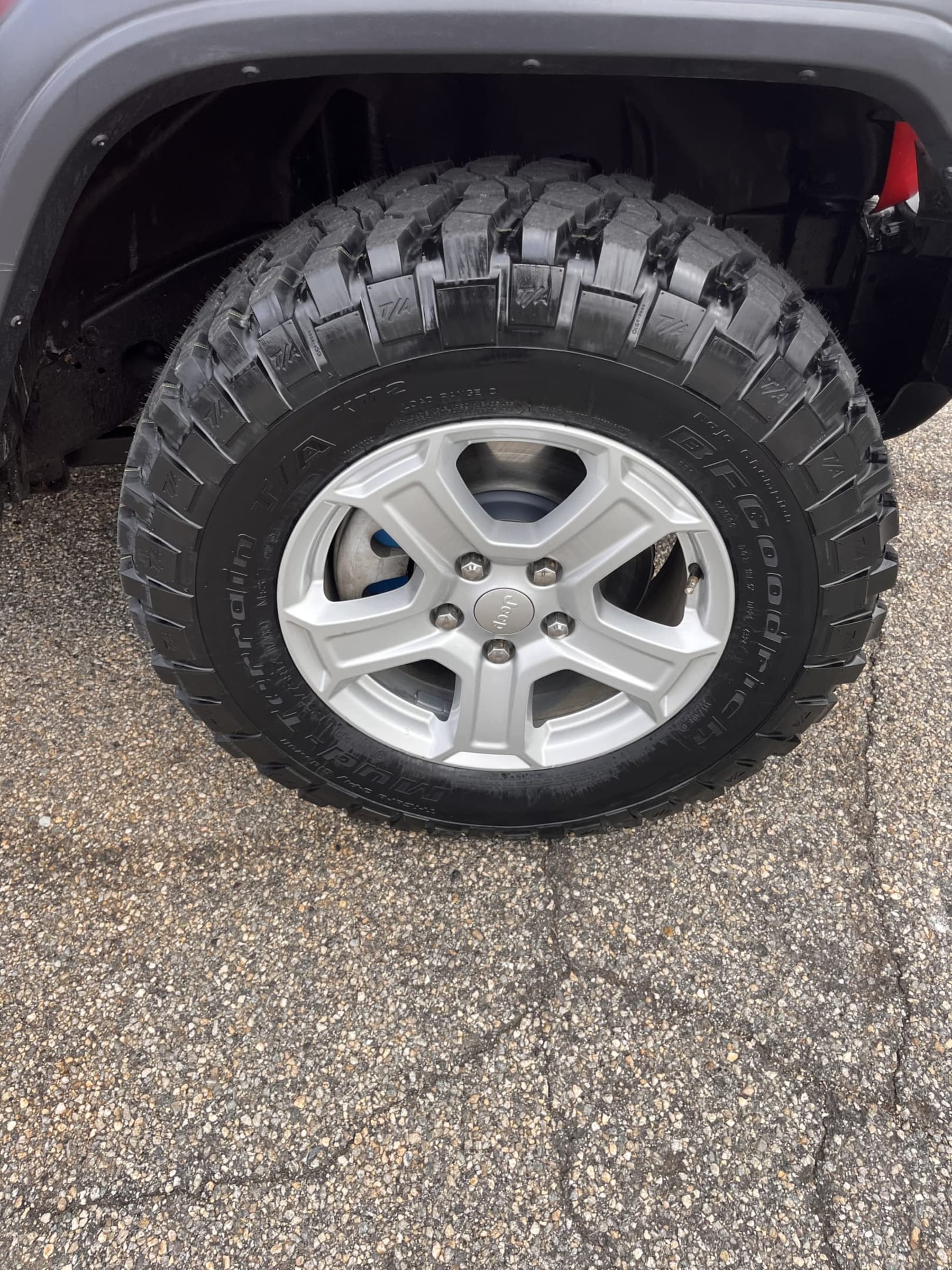 NEW ARRIVAL!! 2018 Jeep Wrangler unlimited Sport S!! ONLY 39k miles! Heated seats, heated steering wheel, remote start, Bluetooth and much much more!! Runs and drives like new! Won’t last at ONLY $26,900!!