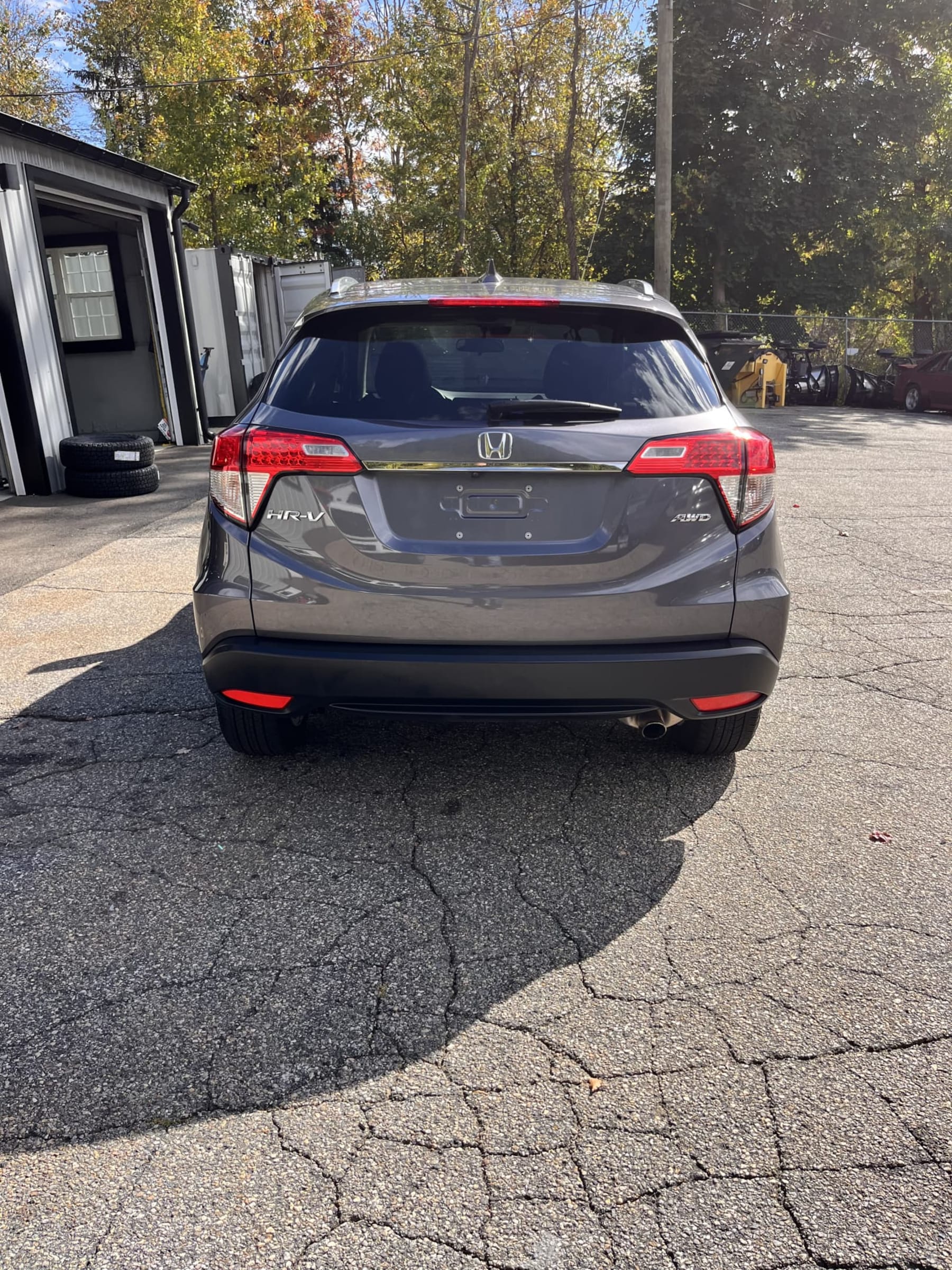 NEW ARRIVAL!! 2019 HONDA HR-V EX!! One owner car clean carfax!! ONLY 40 k miles!! Moonroof, heated seats, lane departure warning, Honda sensing, Bluetooth and much more!! AWD!! Great on gas!! Won’t last at $19,900!