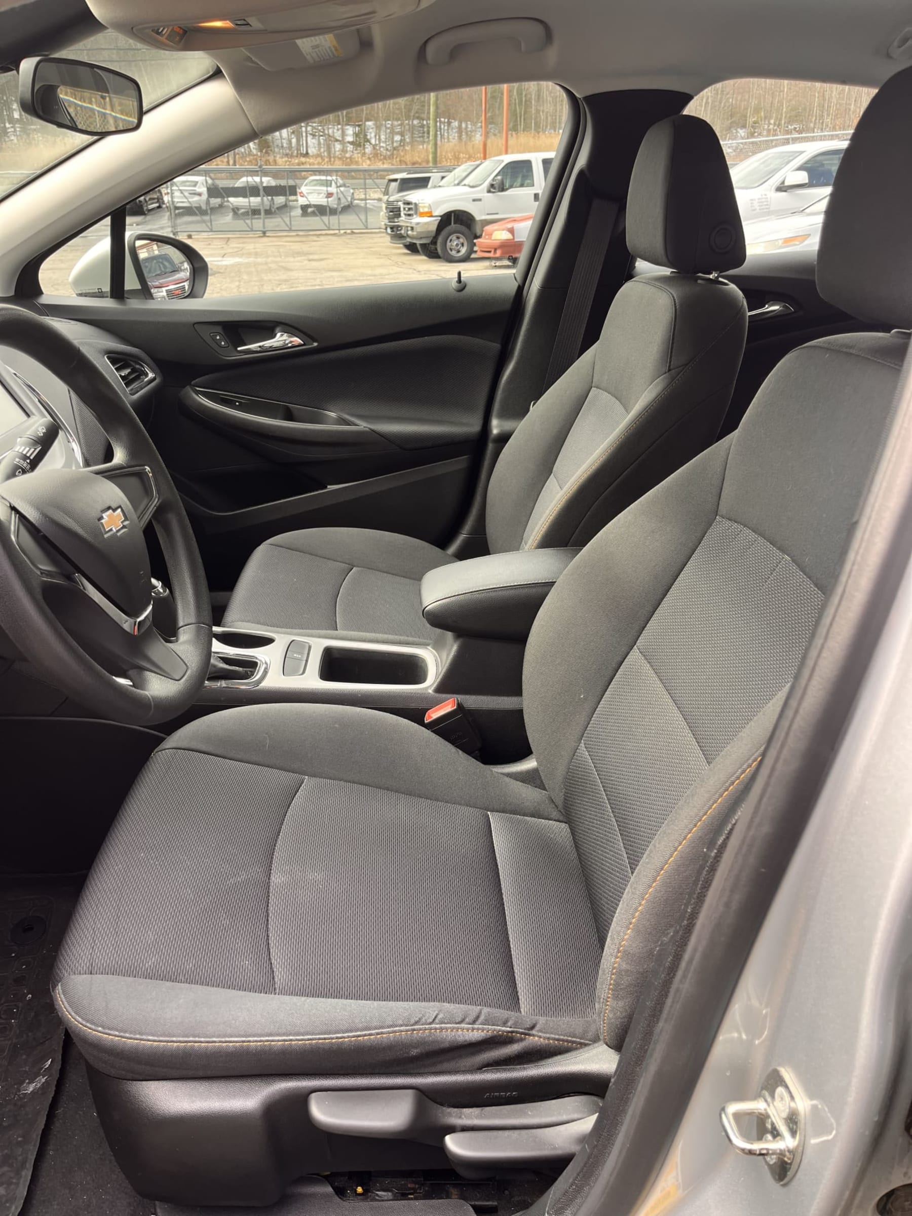 NEW ARRIVAL!! 2018 Chevrolet Cruze LS!! One owner car! Clean carfax! Only 78k miles! Runs and drives like new! Backup Camera, Bluetooth and more! Perfect first car or commuter!! Won’t last at $9,900!!!