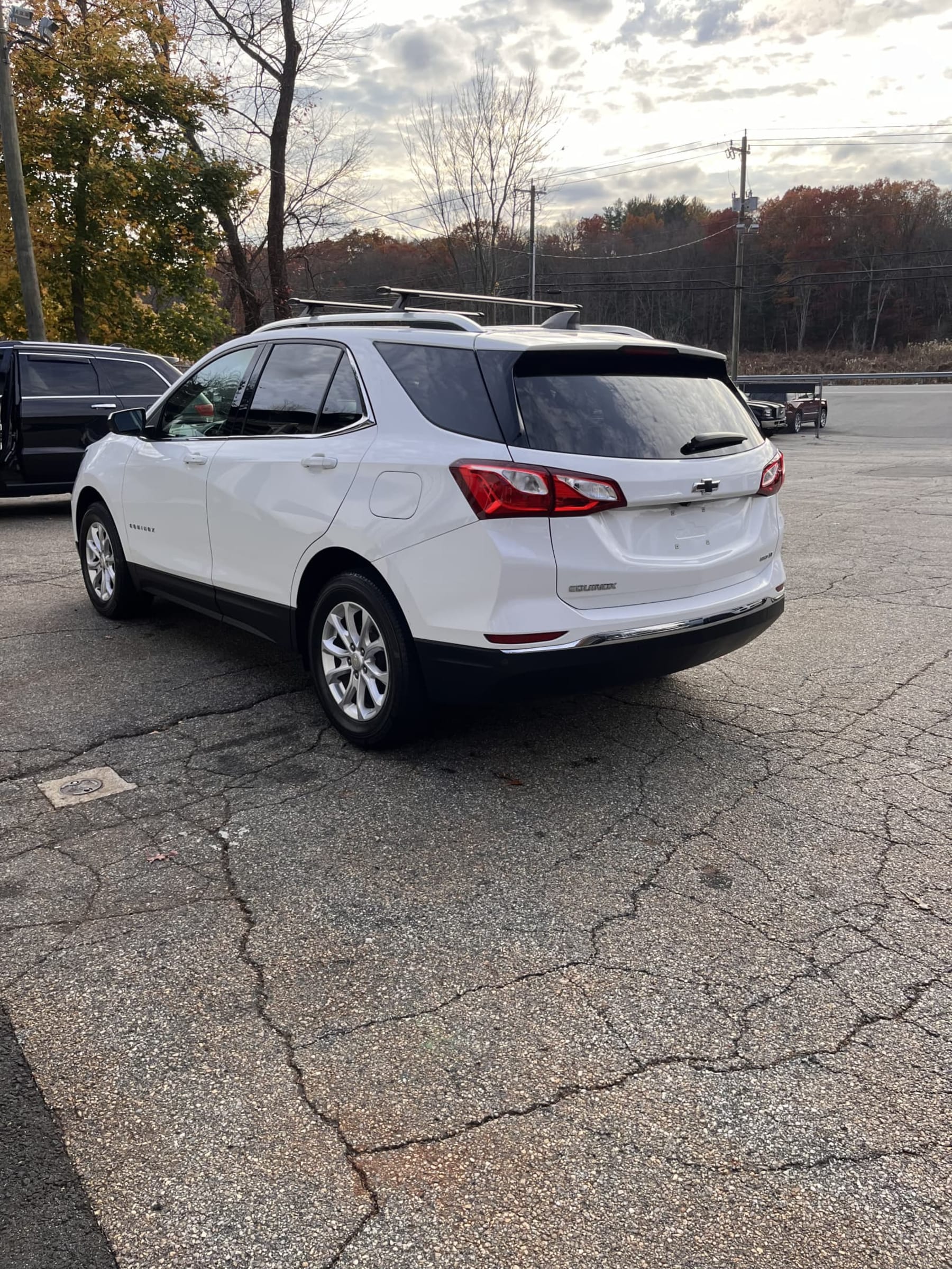 NEW ARRIVAL!! 2020 Chevrolet Equinox LT!! Clean carfax!! ONLY 34 k miles! AWD!! Over $5,000 in factory options!! Heated seats, panoramic roof, remote start, navigation, blindspot detection, lane alert, backup camera, power liftgate and much more! Won’t last at $21,900!!