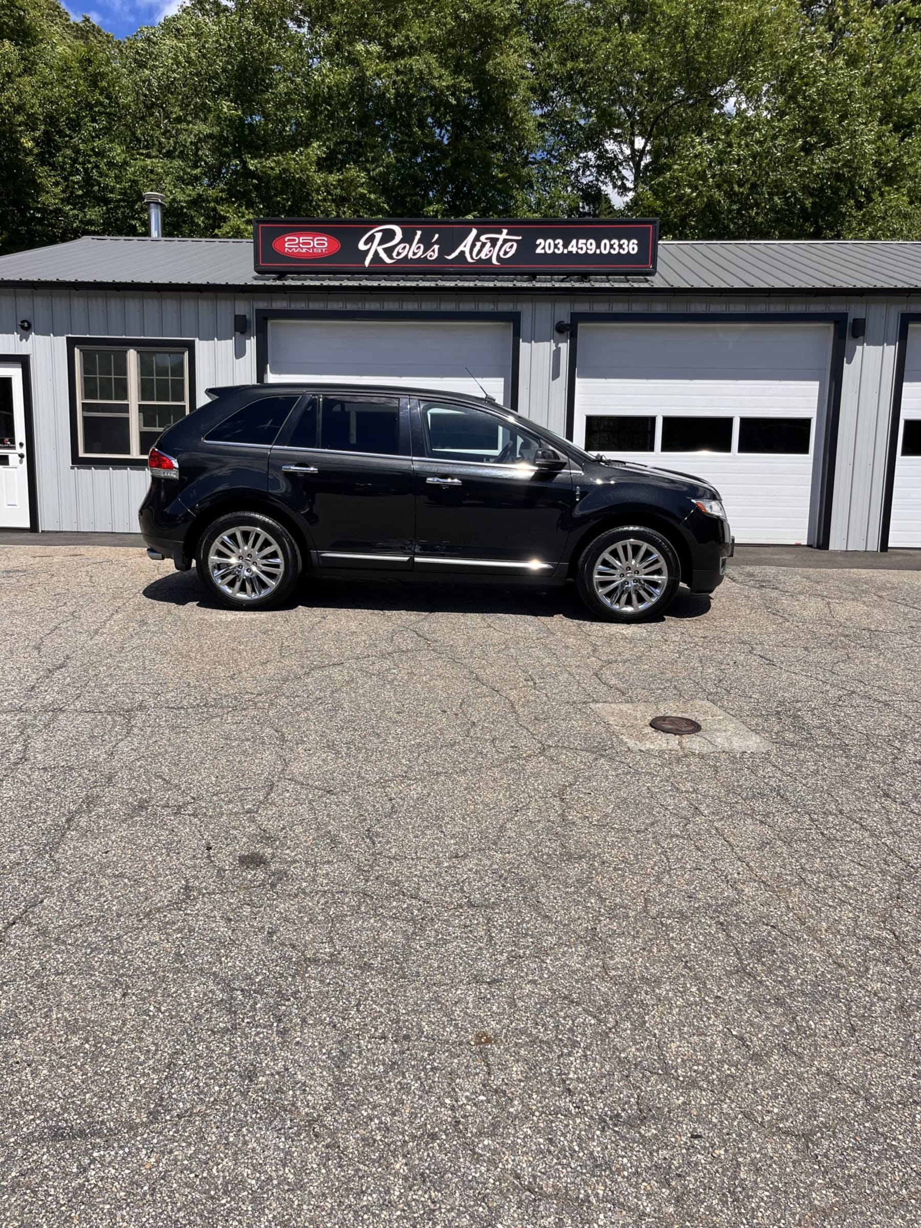 NEW ARRIVAL!! 2013 Lincoln MKX!! One owner car!! Loaded with navigation, backup camera, heated and cooled leather seats, heated steering wheel, AWD, remote start, premium package, Bluetooth , dual panoramic roof and much more! Priced well below retail!! 131k miles! Runs and drives great!! Won’t last at Only $8,900!!