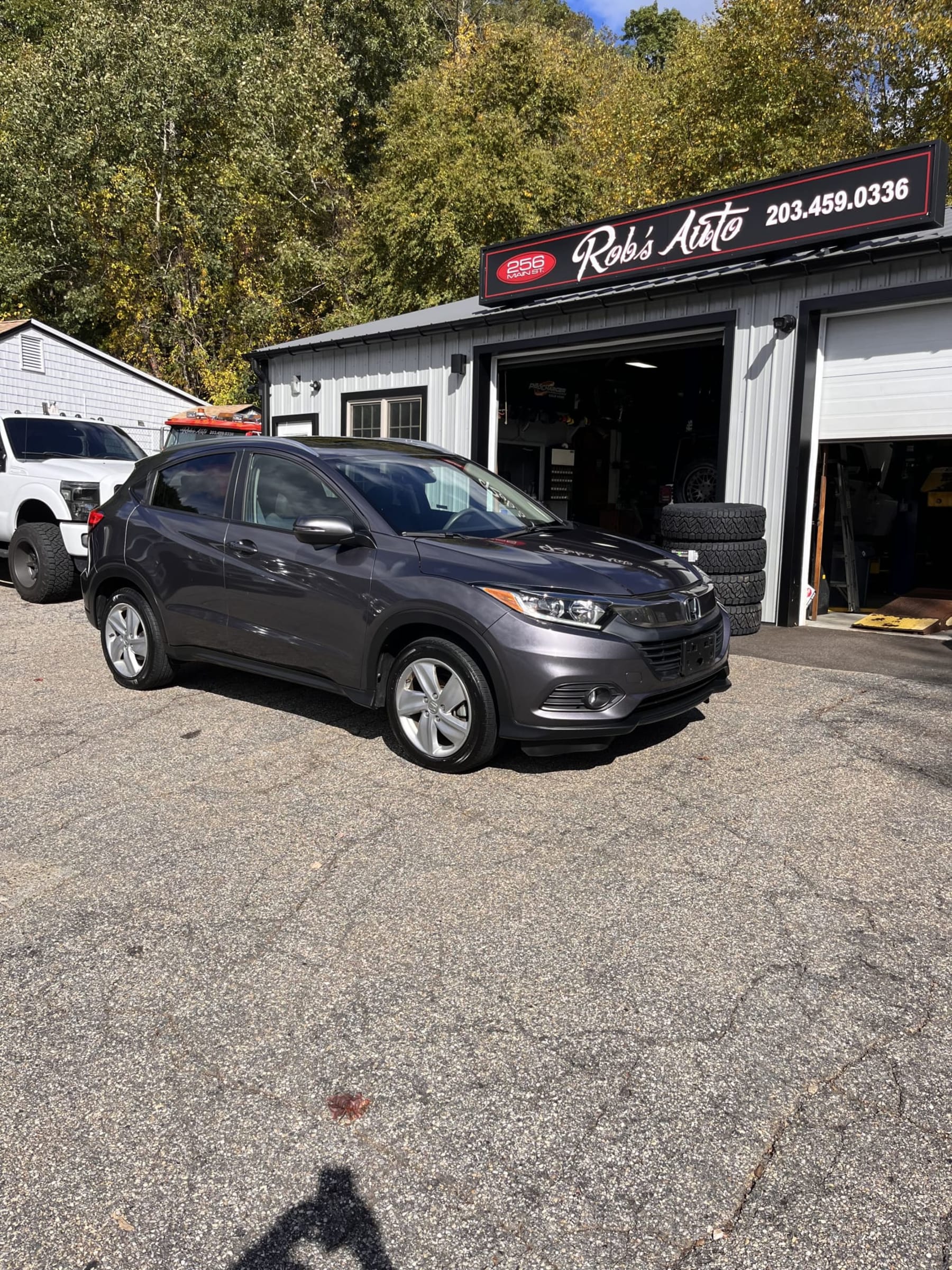 NEW ARRIVAL!! 2019 HONDA HR-V EX!! One owner car clean carfax!! ONLY 40 k miles!! Moonroof, heated seats, lane departure warning, Honda sensing, Bluetooth and much more!! AWD!! Great on gas!! Won’t last at $19,900!