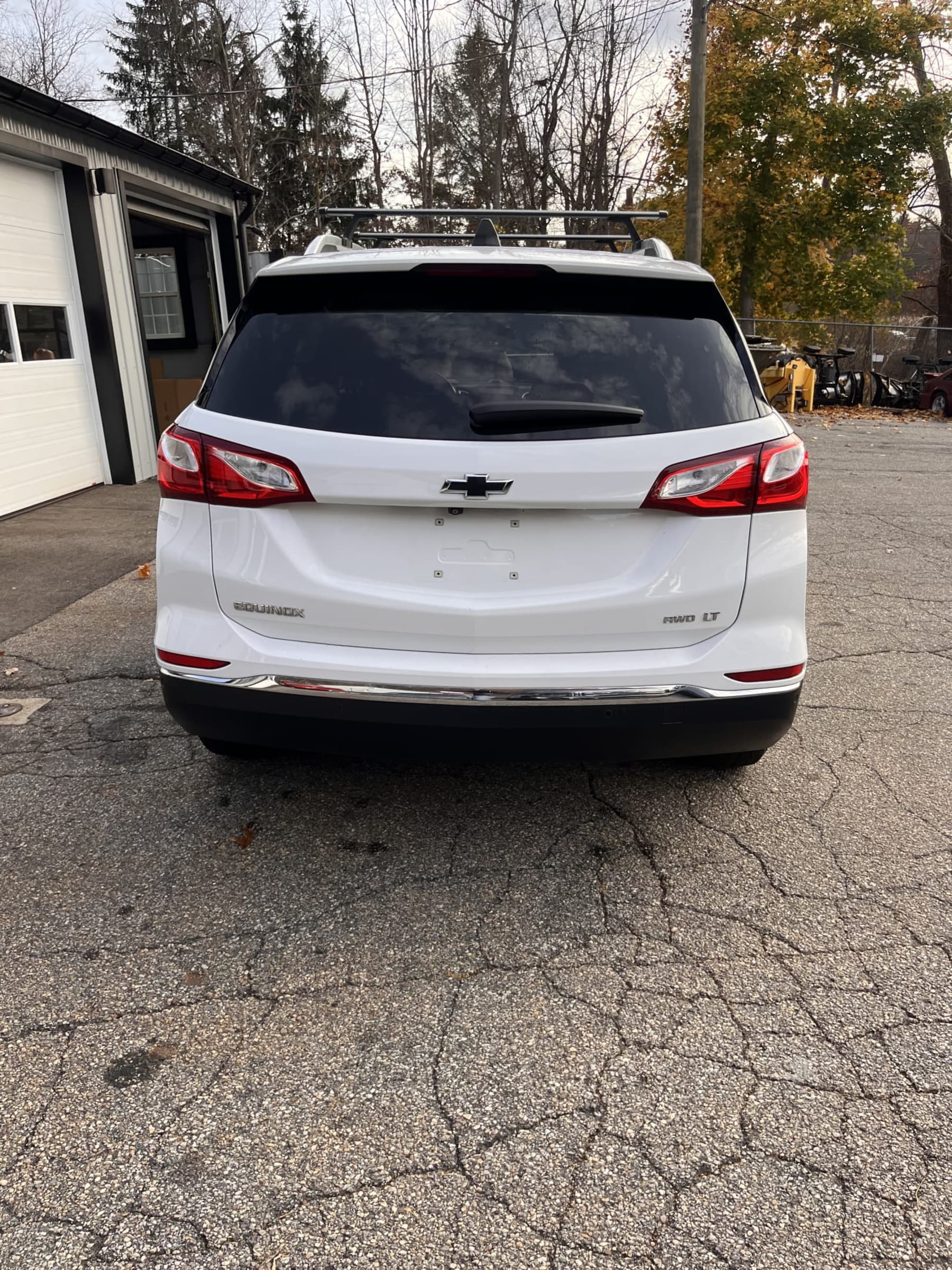 NEW ARRIVAL!! 2020 Chevrolet Equinox LT!! Clean carfax!! ONLY 34 k miles! AWD!! Over $5,000 in factory options!! Heated seats, panoramic roof, remote start, navigation, blindspot detection, lane alert, backup camera, power liftgate and much more! Won’t last at $21,900!!