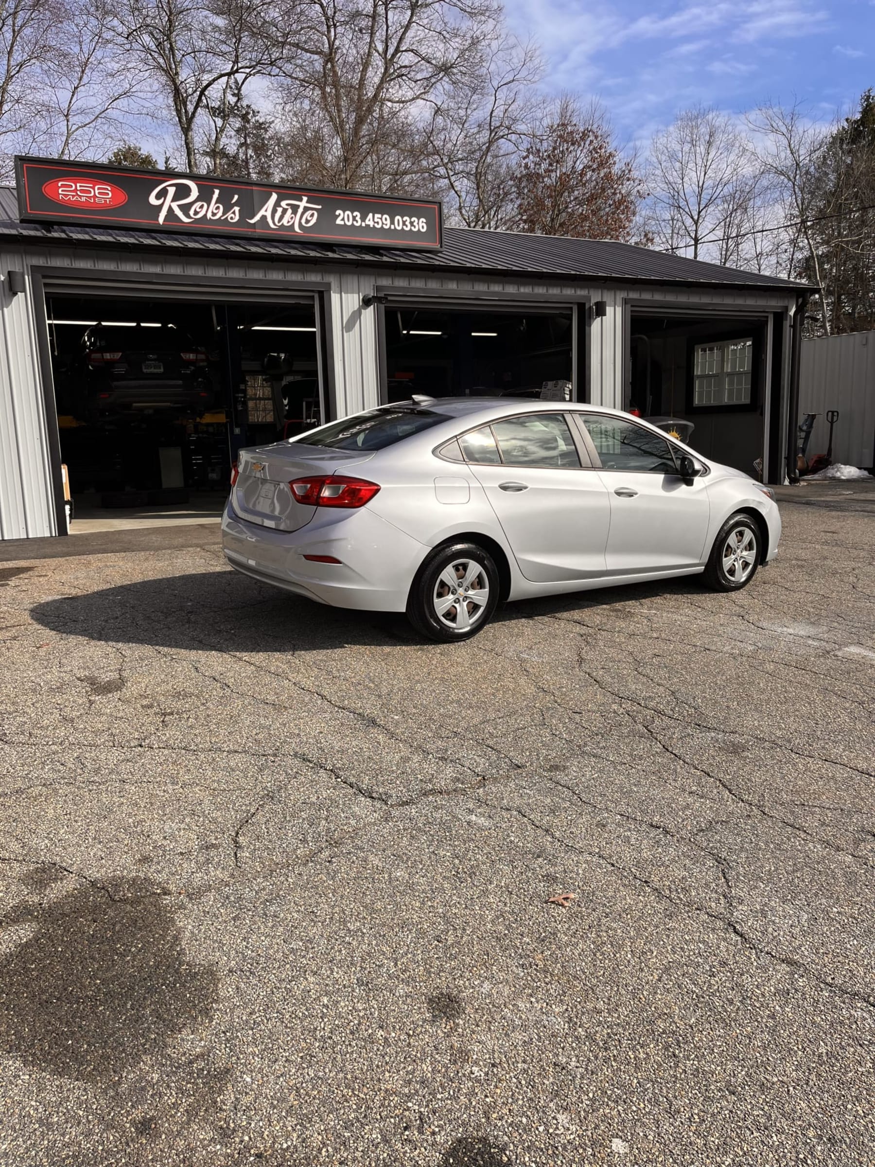 NEW ARRIVAL!! 2018 Chevrolet Cruze LS!! One owner car! Clean carfax! Only 78k miles! Runs and drives like new! Backup Camera, Bluetooth and more! Perfect first car or commuter!! Won’t last at $9,900!!!