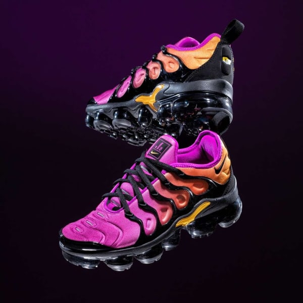 fuchsia vapormax plus