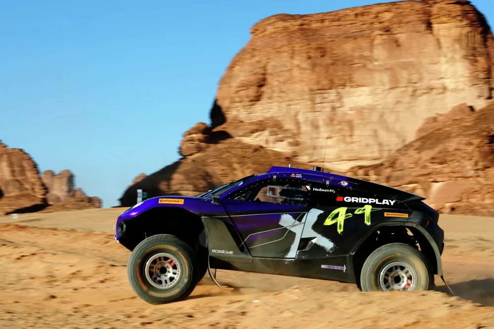 Cristina Gutierrez (ESP)/Sebastien Loeb (FRA), X44 car 44 at extreme e shakedown
