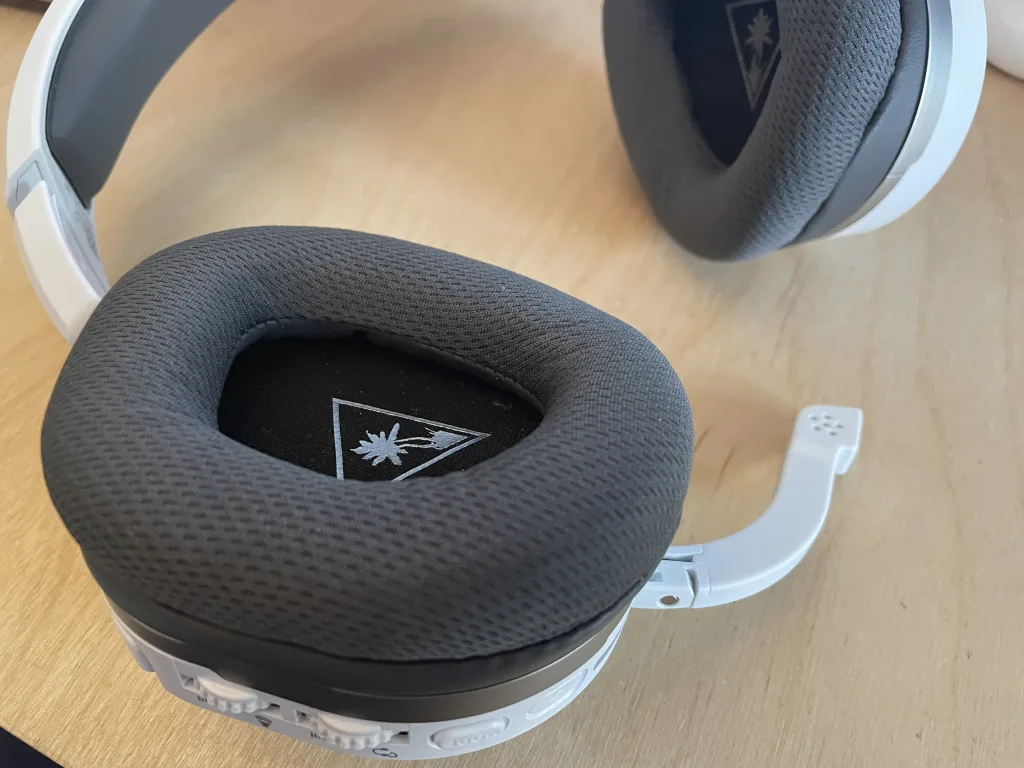 soft ear cups on gaming headset