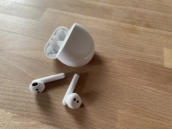 huawei freebuds 4 out of their case huawei freebuds 4 out of their case