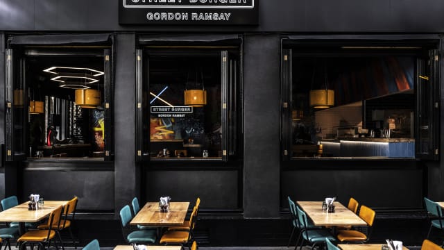 Gordon Ramsay Street Burger — Charing Cross Road – JIFAI