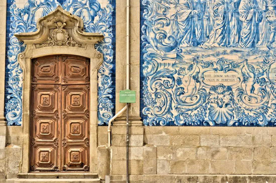 Igreja do Carmo tiles