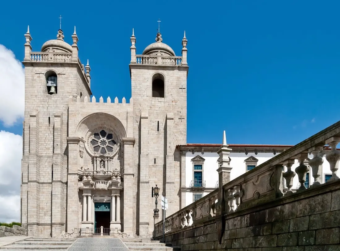 Porto Cathedral - Must-See Sight