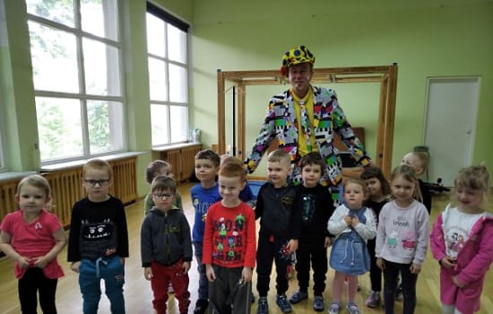 WIZYTA KLAUNA FREDA W PRZEDSZKOLU
