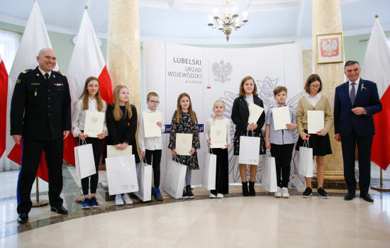 Gala konkursu "Widzisz? Reaguj! Dzwoń 112" zorganizowanego przez wojewodę lubelskiego Lecha Sprawkę