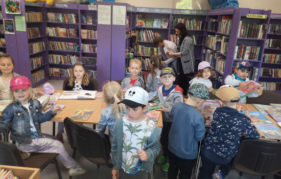 WIZYTY PRZEDSZKOLAKÓW W BIBLIOTECE