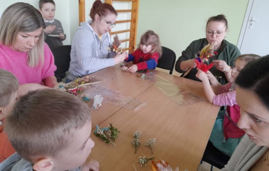 WIELKANOCNA PALMA- WARSZTATY Z RODZICAMI W PSZCZÓŁKACH