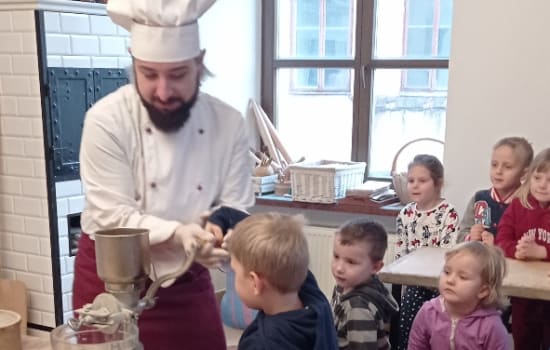 WYCIECZKA PSZCZÓŁEK I SŁONECZEK DO MUZEUM CEBULARZA