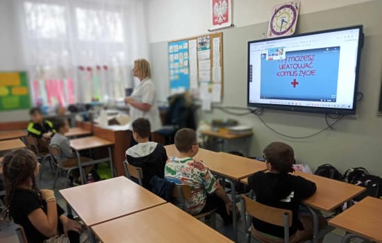 Spotkanie uczniów klasy 3 z pielęgniarką – nauka pierwszej pomocy