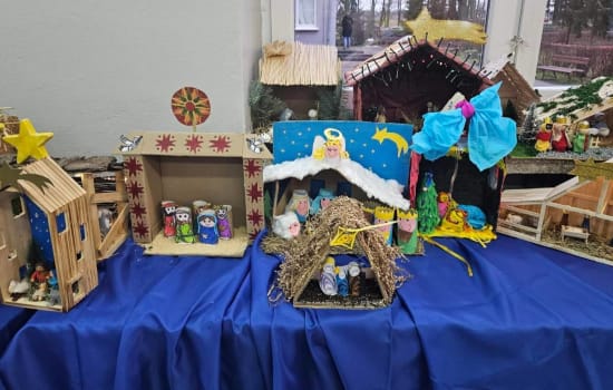 JASEŁKA W WYKONANIU KLAS DRUGICH-„Bóg się rodzi …”