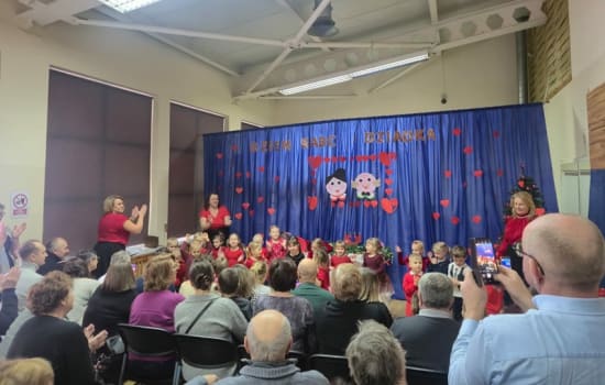 DZIEŃ BABCI I DZIADKA W GRUPACH:  MOTYLKI, SŁONECZKA I PSZCZÓŁKI