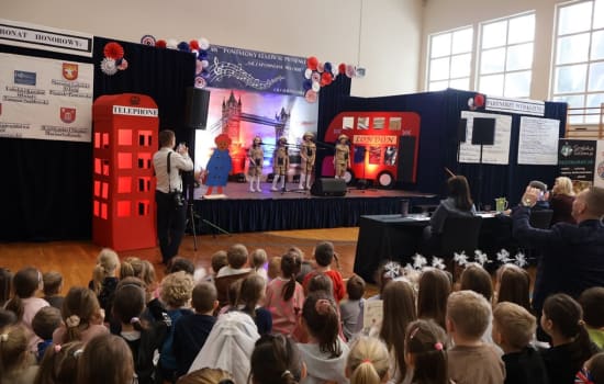 SUKCES PRZEDSZKOLAKÓW W XIX  POWIATOWYM FESTIWALU PIOSENKI ,,NIEZAPOMNIANE MELODIE”