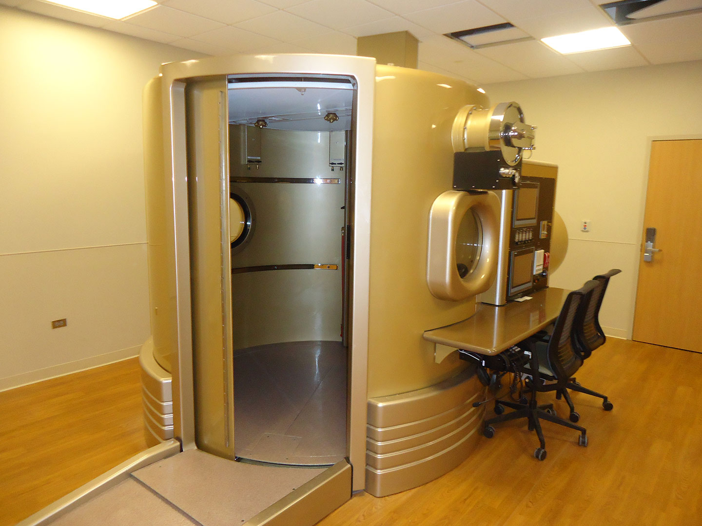 Advocate-Good-Samaritan-Hyperbaric-Chamber-3