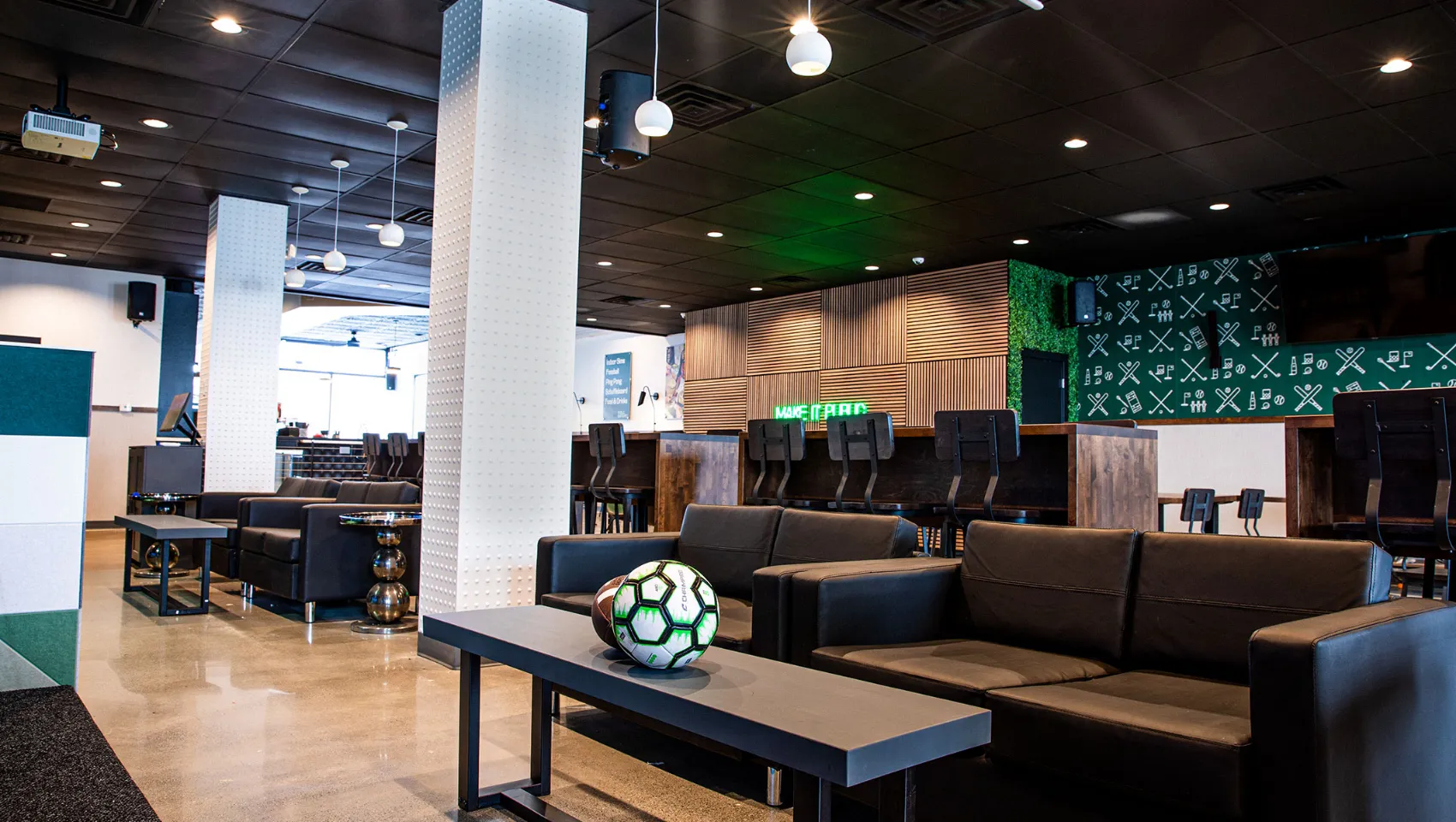PUBLIC BAR & REC
