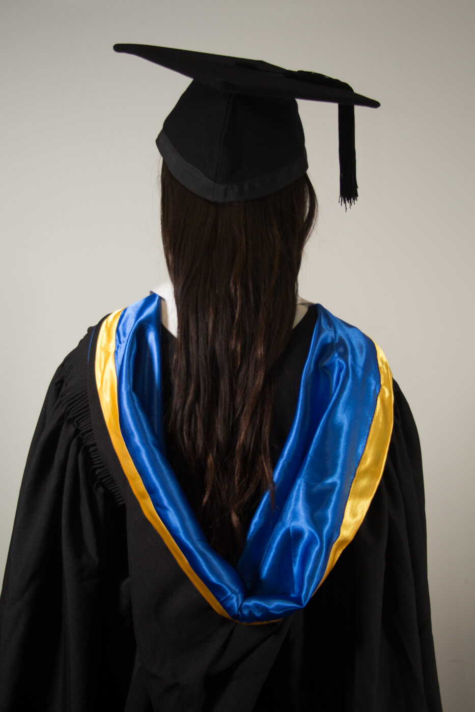 Graduation Robe Full Back View JCU honours bachelor degree graduation gown set - Back view