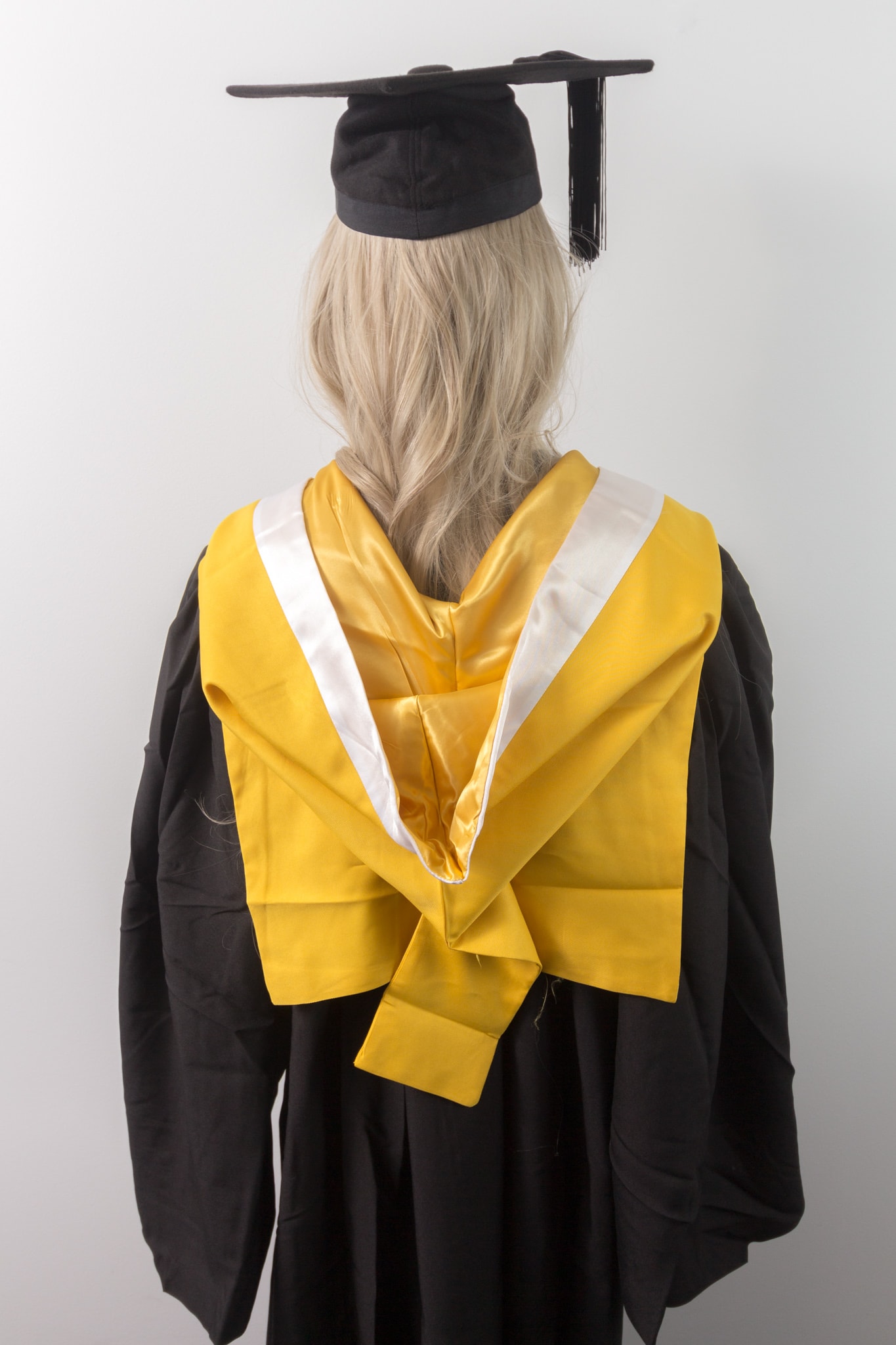 Macquarie University bachelor of arts graduation gown set Back view