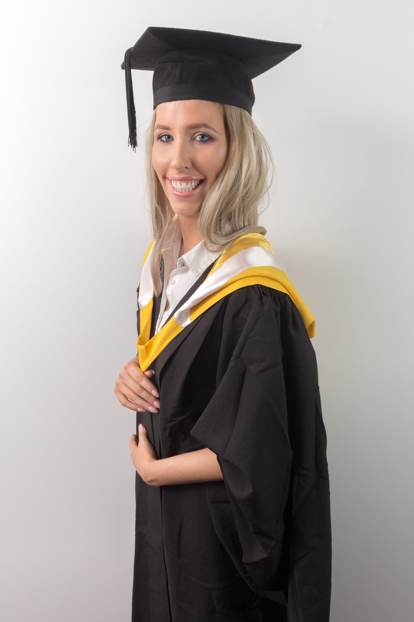 Macquarie University bachelor of arts graduation gown set Side view