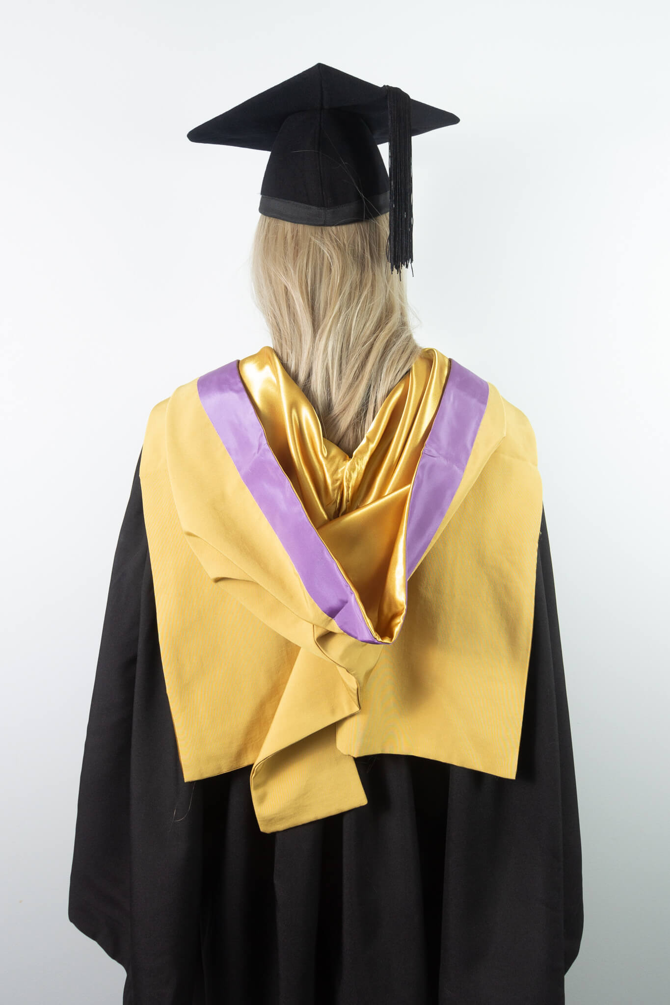 Macquarie Uni Graduation Gown Set 