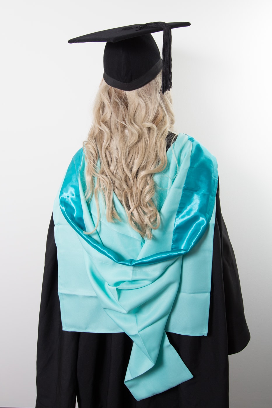 Monash University Bachelor of Business & Economics graduation gown set Back view