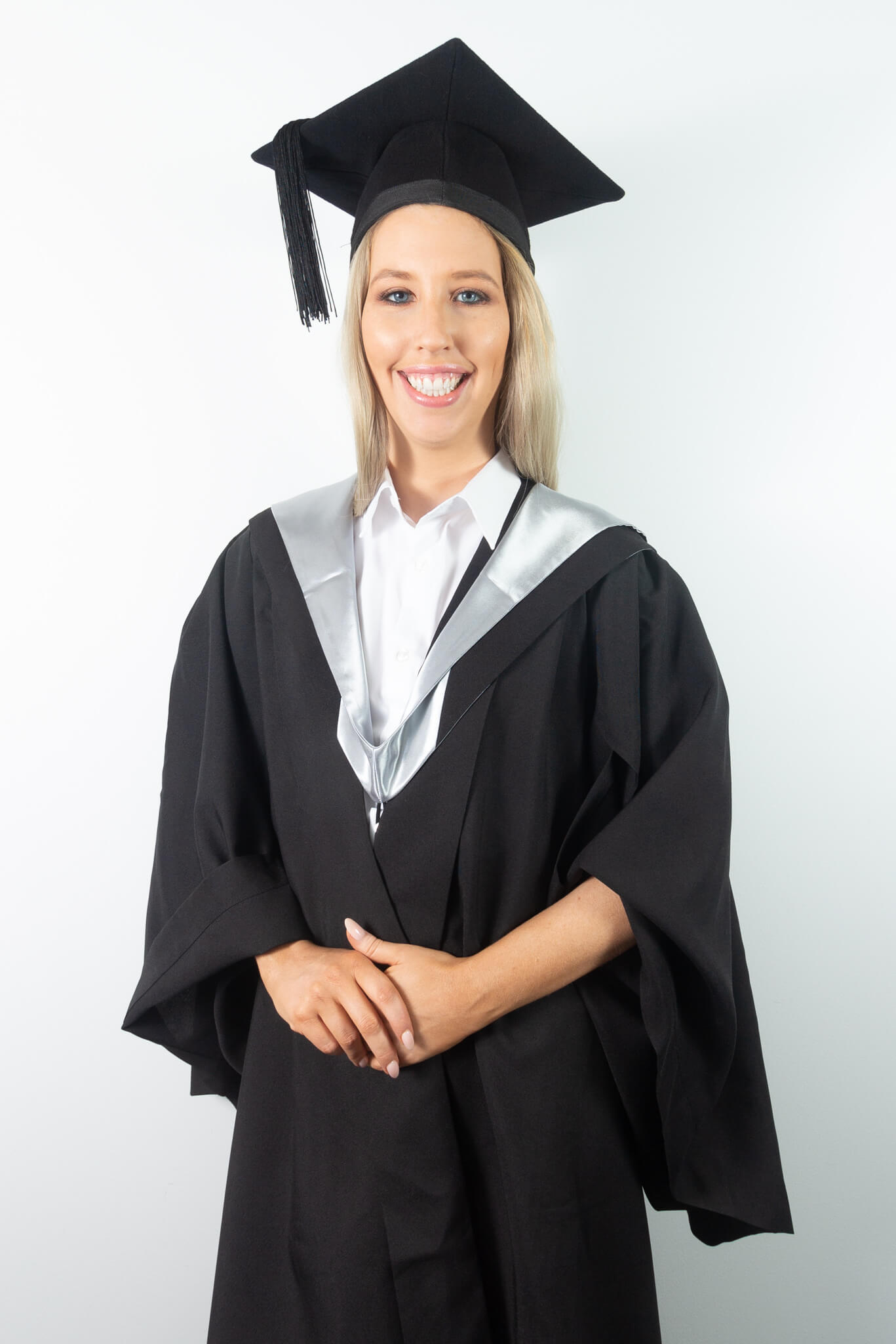Victoria University Graduation Gown Set - Master of Engineering | University Graduation Gown Set Victoria University Graduation Gown Set - Master of Engineering | University Graduation Gown Set