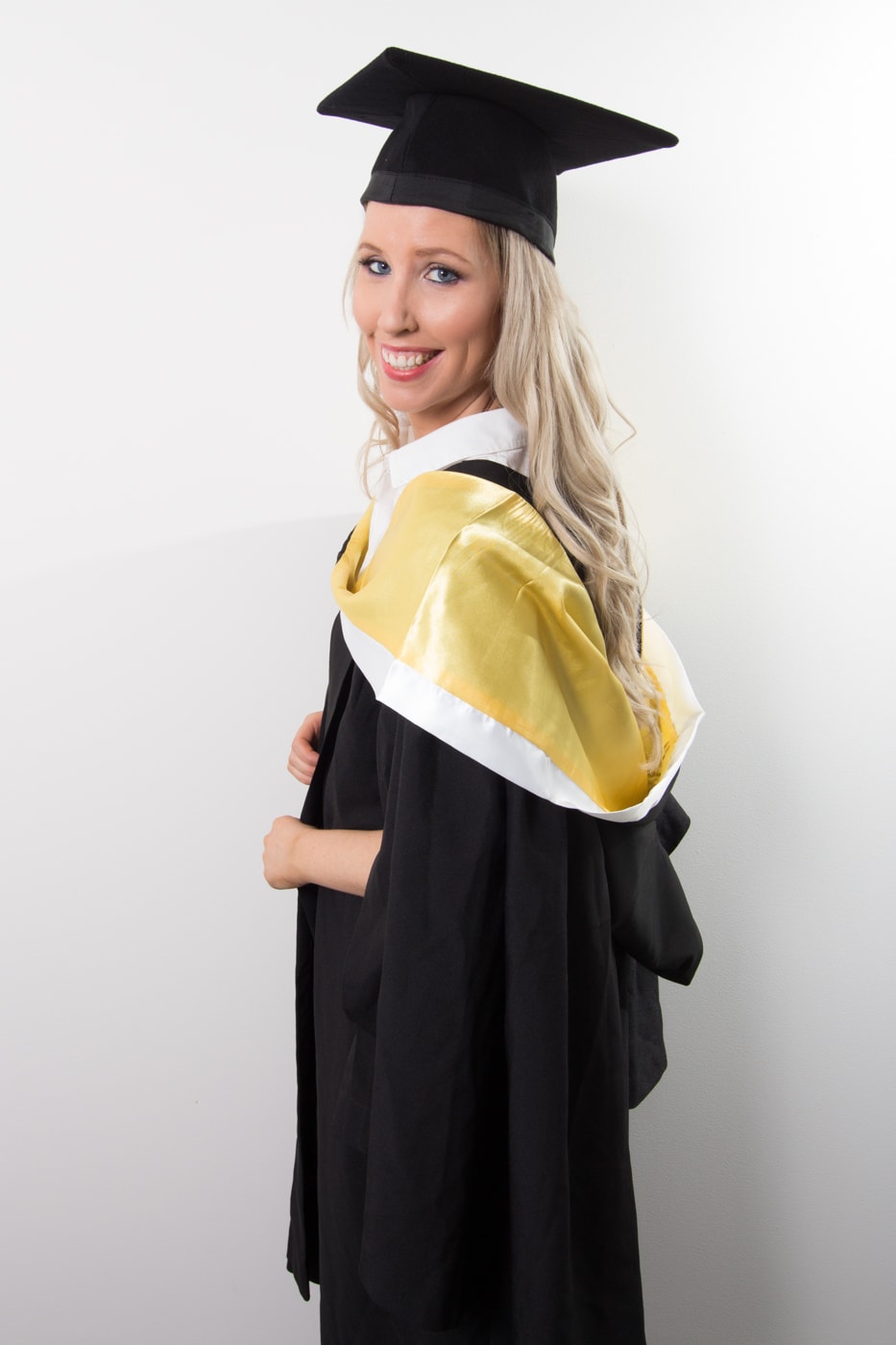 Uwa Graduation Robe University of Western Australia Bachelor of Engineering graduation gown ...