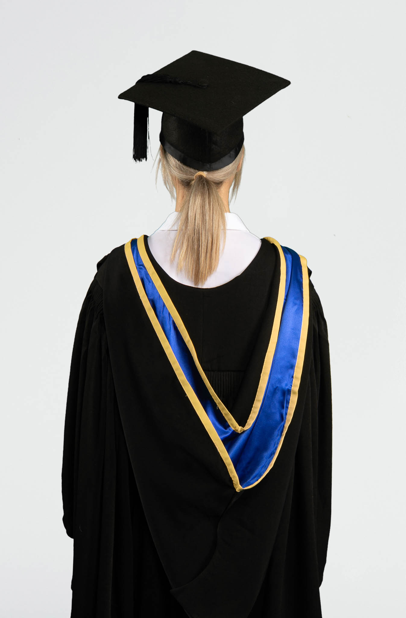 Buy Graduation Gown Sets | Gowning Street UK