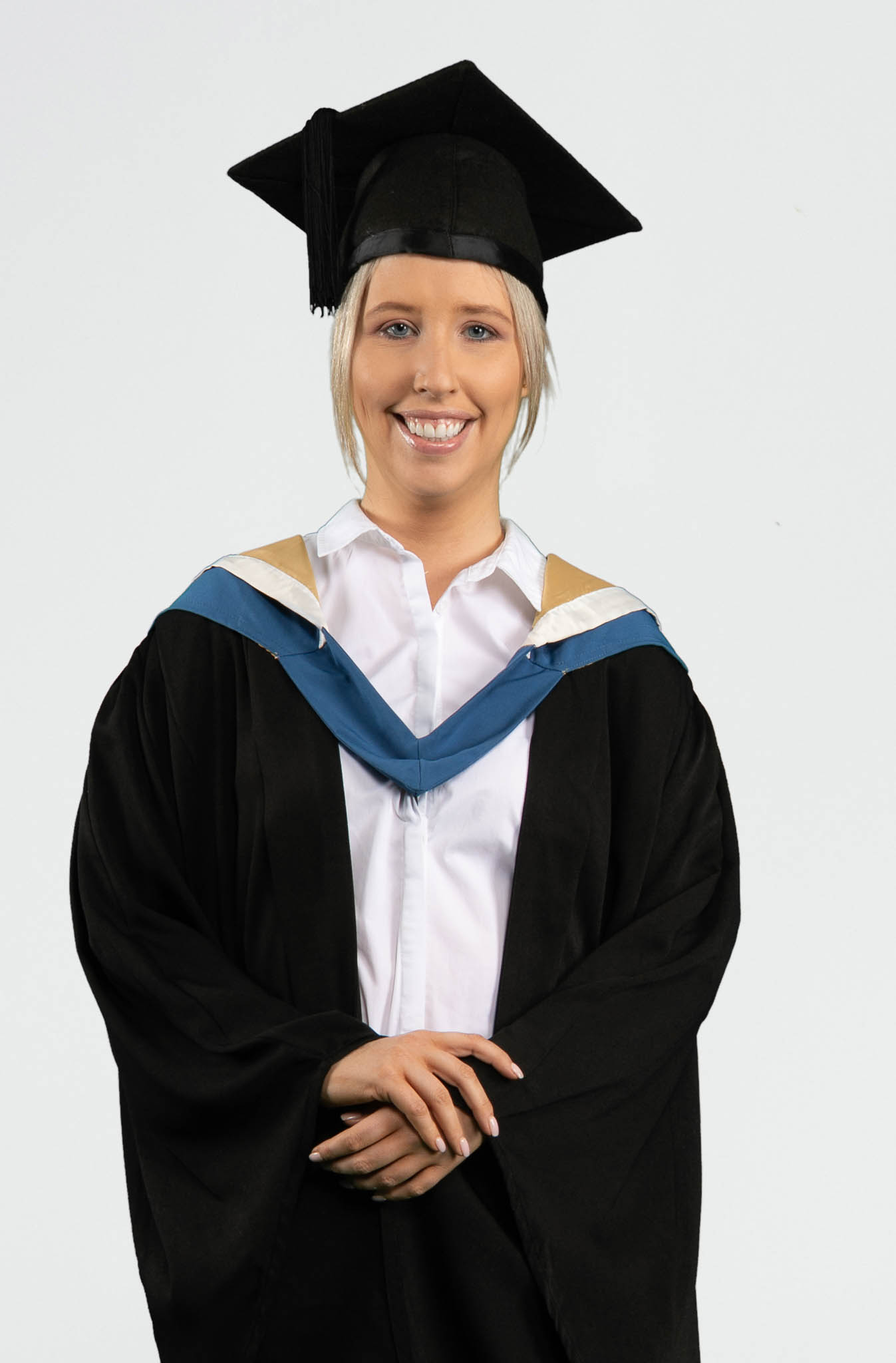 Bournemouth University graduation gown set - All Bachelor Degrees - Front view