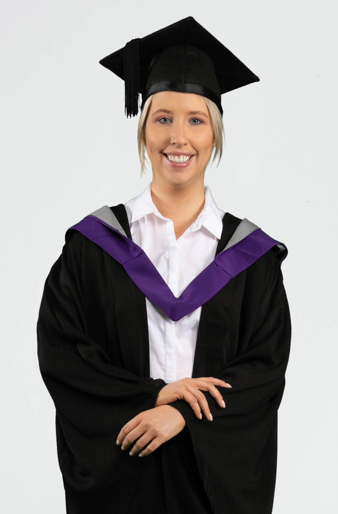 London Metropolitan University Graduation Gown Set - All Bachelor Degrees | University Graduation Gown Set London Metropolitan University Graduation Gown Set - All Bachelor Degrees | University Graduation Gown Set