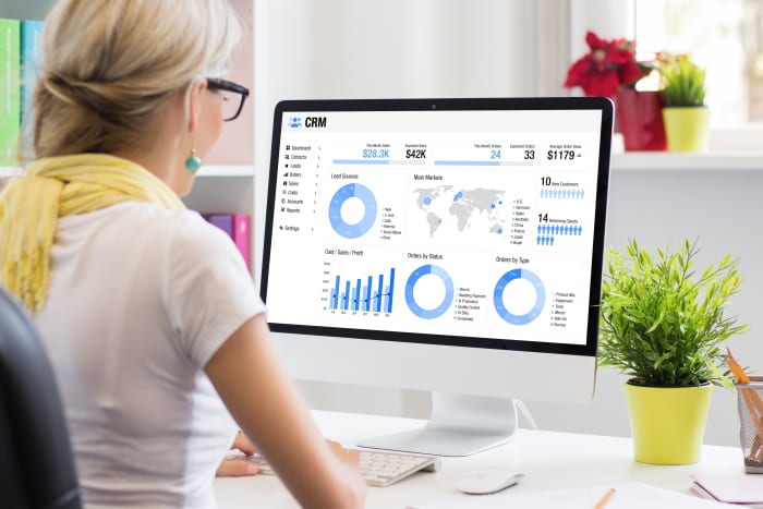 7 Reasons To Use a Customer Relationship Management (CRM) System