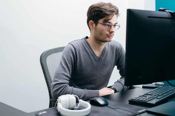 How Artificial Intelligence in Supply Chain and Logistics Transforms the Industry