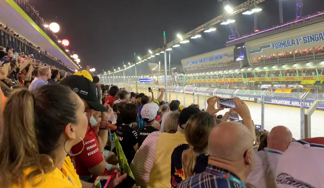 Singapore GP Orange Pit