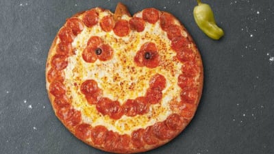 Papa John's has Jack-o-Lantern pizzas for Halloween and they ...