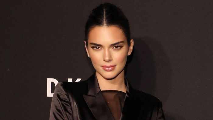 Kendall Jenner Agrees To Pay 90000 In Fyre Festival Lawsuit