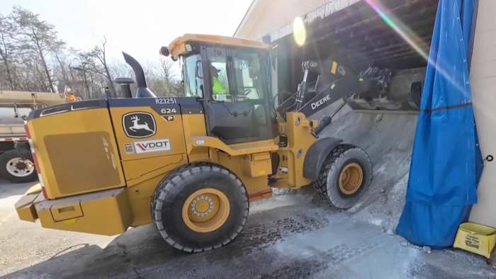 WATCH: VDOT warns drivers to stay off roads during storm
